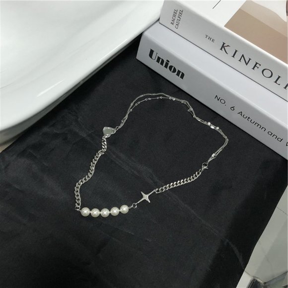 Star and Pearls Necklace - Picture 4 of 9